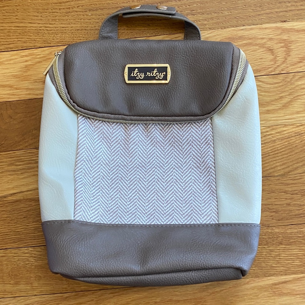 Itzy Ritzy Taupe & Cream Bottle Bag
